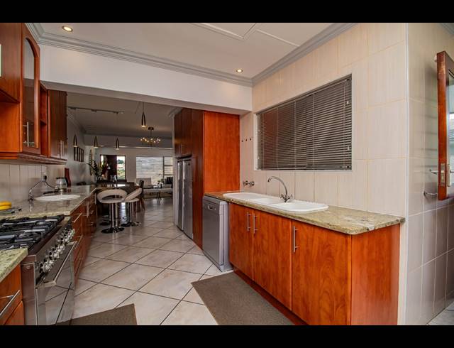 3 BEDROOM DUET FOR SALE IN HARTENBOS HEUWELS